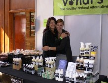 Tanja and Rachael staffing the Vondi's stand